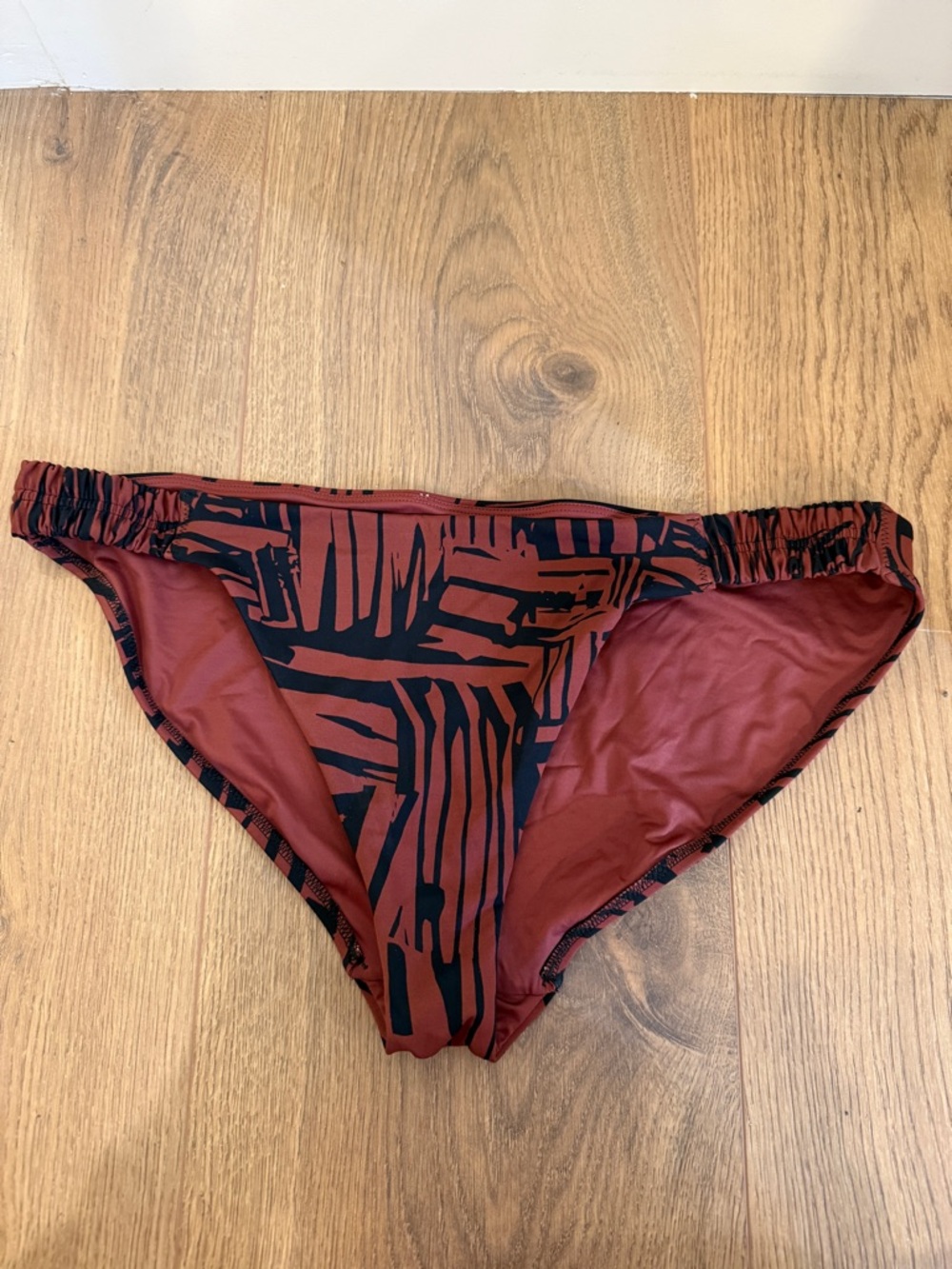 Athleta Rust Red and Black Patterned Women’s Swim bottom